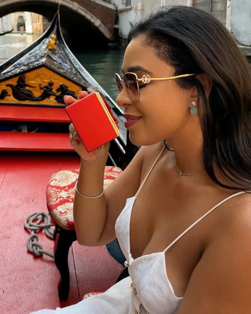 GRAWEROWANY NASZYJNIK WIECZNA RÓŻA W PUDEŁKU